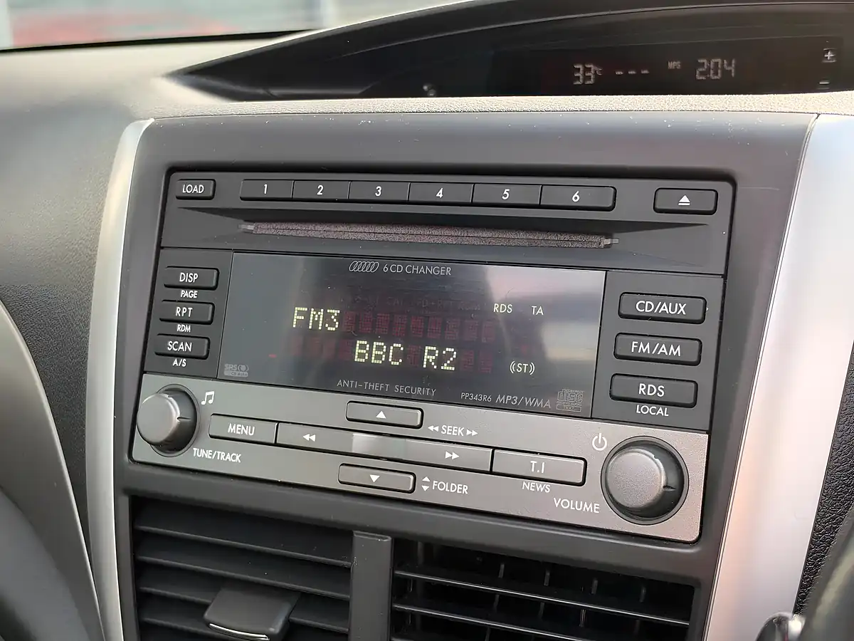 Used 2010 Subaru Forester Xs Silver - Interior and Exterior details 14