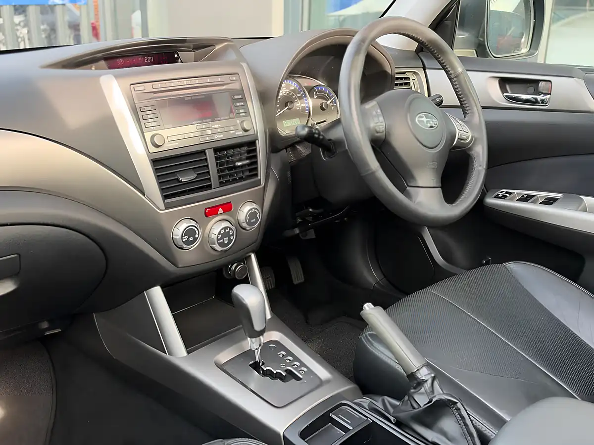 Used 2010 Subaru Forester Xs Silver - Interior and Exterior details 3