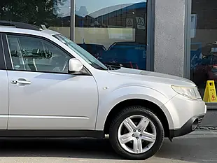 Used 2010 Subaru Forester Xs Silver - Interior and Exterior details 9