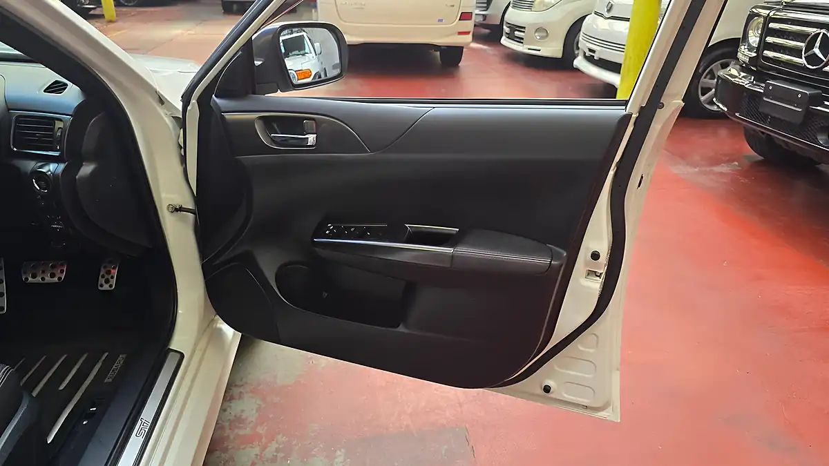 Used 2010 Subaru Impreza Wrx Sti White - Interior and Exterior details 12