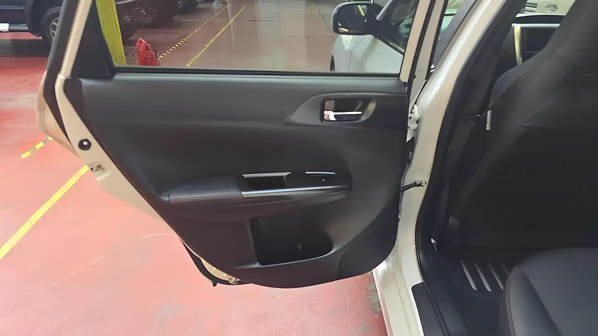 Used 2010 Subaru Impreza Wrx Sti White - Interior and Exterior details 13