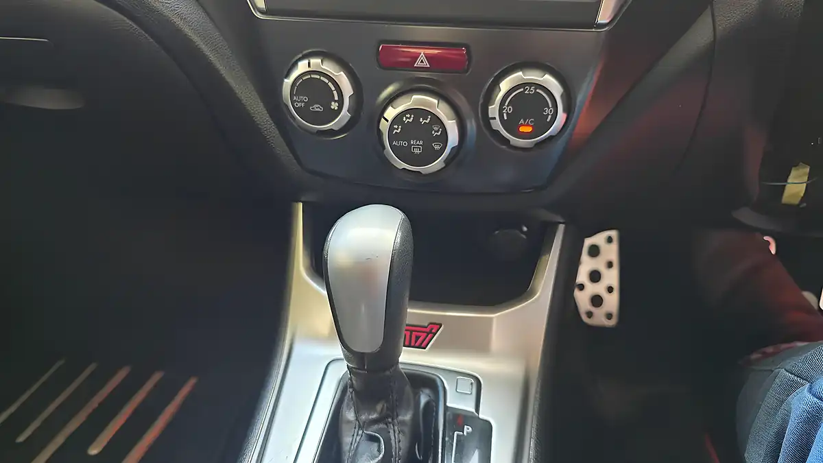 Used 2010 Subaru Impreza Wrx Sti White - Interior and Exterior details 5
