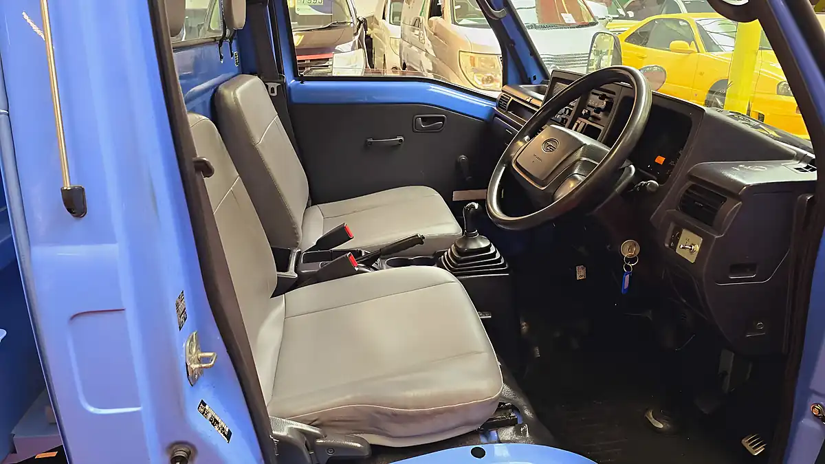 Used 2010 Subaru Sambar Tipper Blue - Interior and Exterior details 13