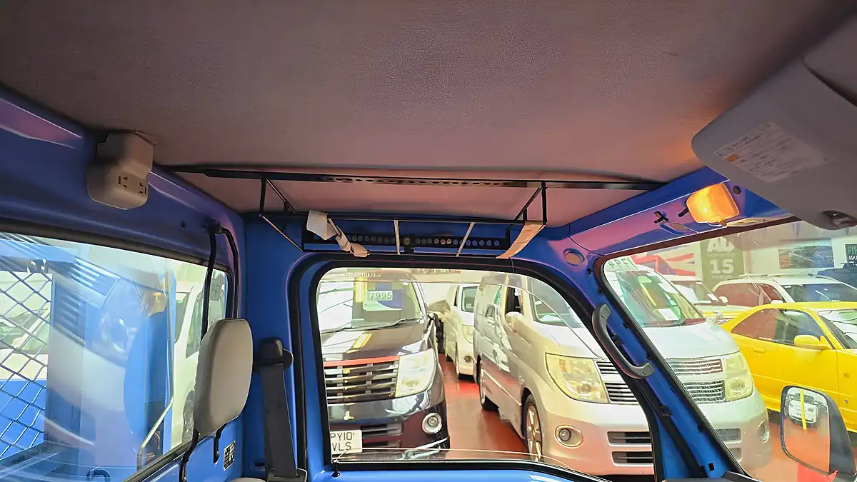 Used 2010 Subaru Sambar Tipper Blue - Interior and Exterior details 15