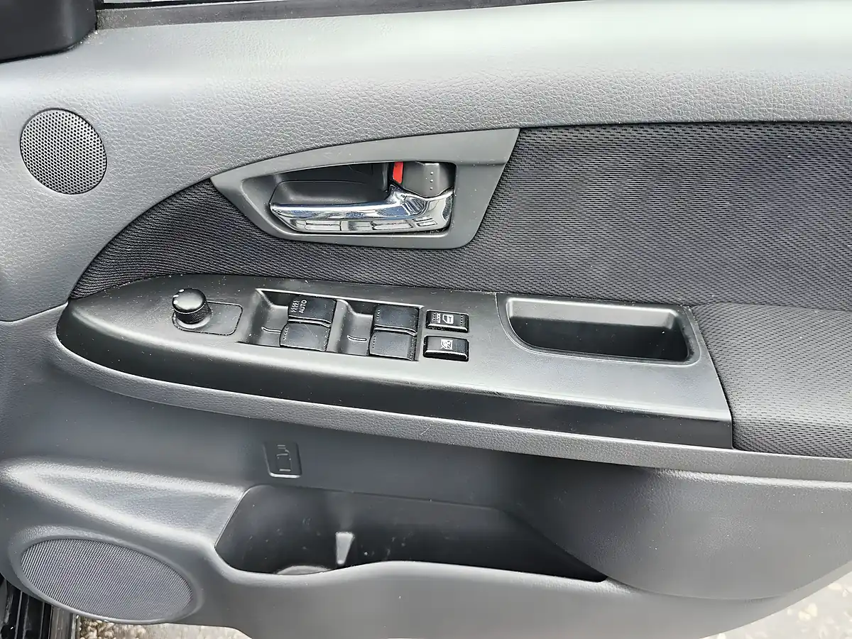 Used 2010 Suzuki Aerio Sx4 Black - Interior and Exterior details 15