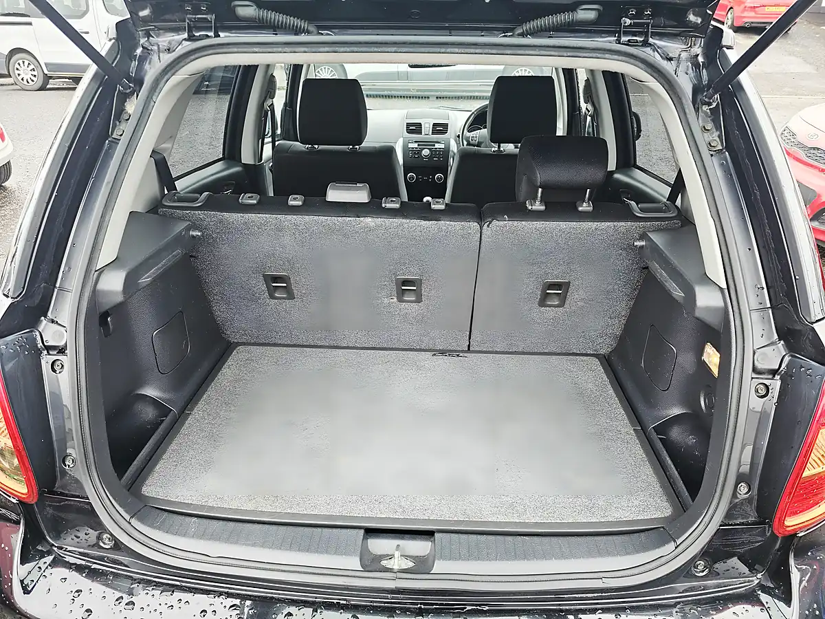 Used 2010 Suzuki Aerio Sx4 Black - Interior and Exterior details 7
