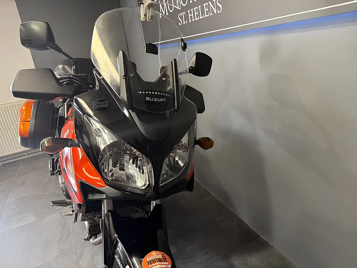 Used 2010 Suzuki Dl 650 AL0 Orange - Interior and Exterior details 9