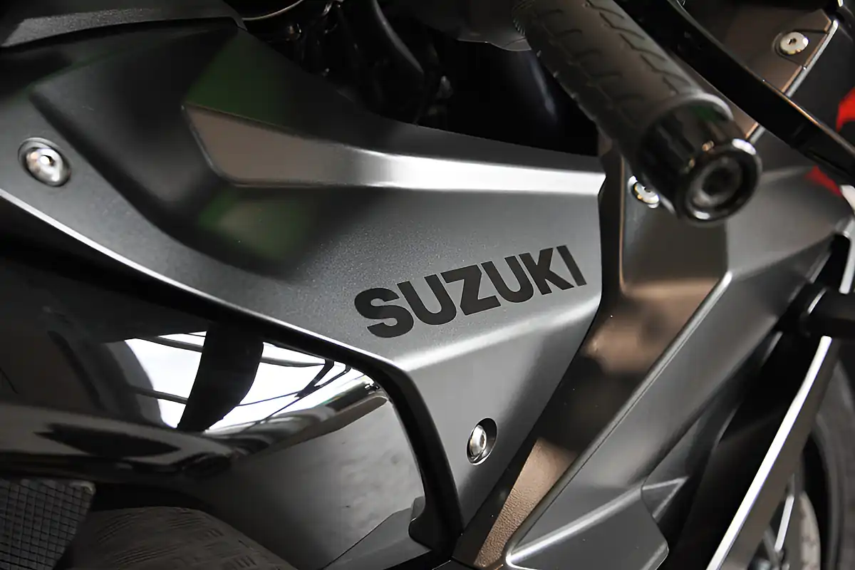 Used 2010 Suzuki GSF1250 Bandit Silver - Interior and Exterior details 3