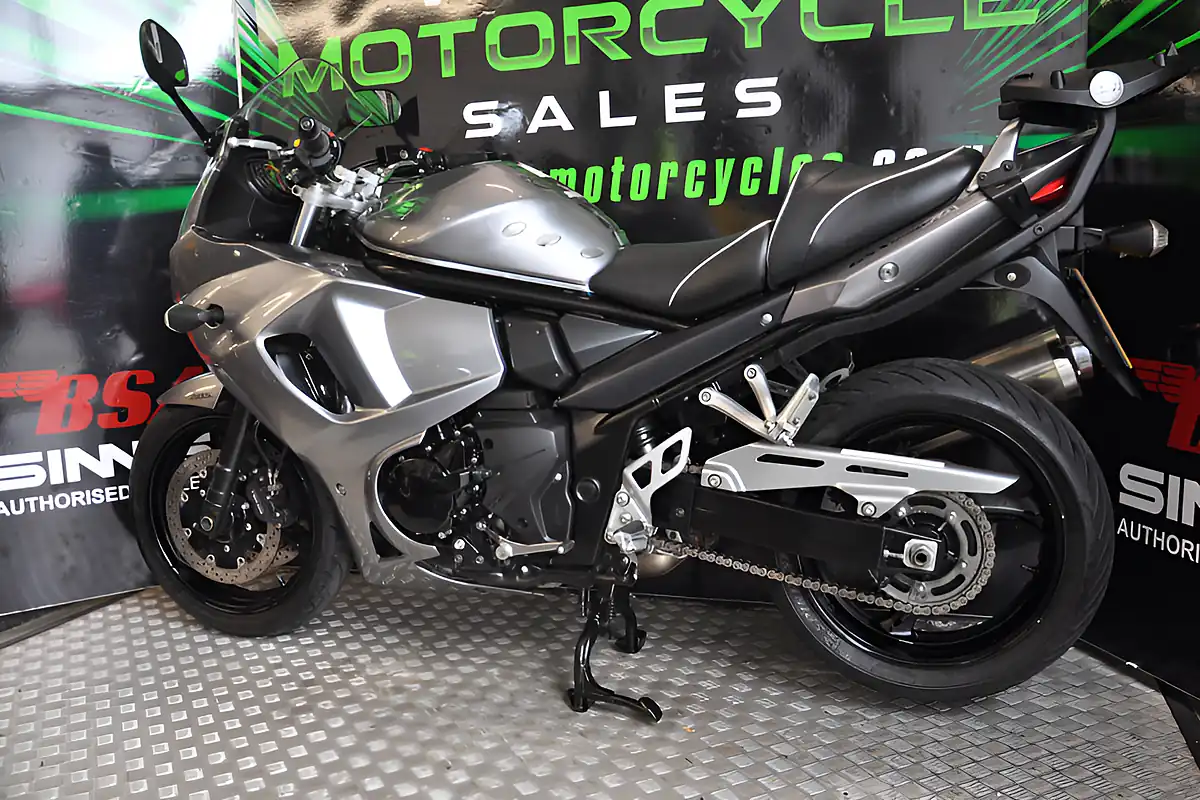 Used 2010 Suzuki GSF1250 Bandit Silver - Interior and Exterior details 8