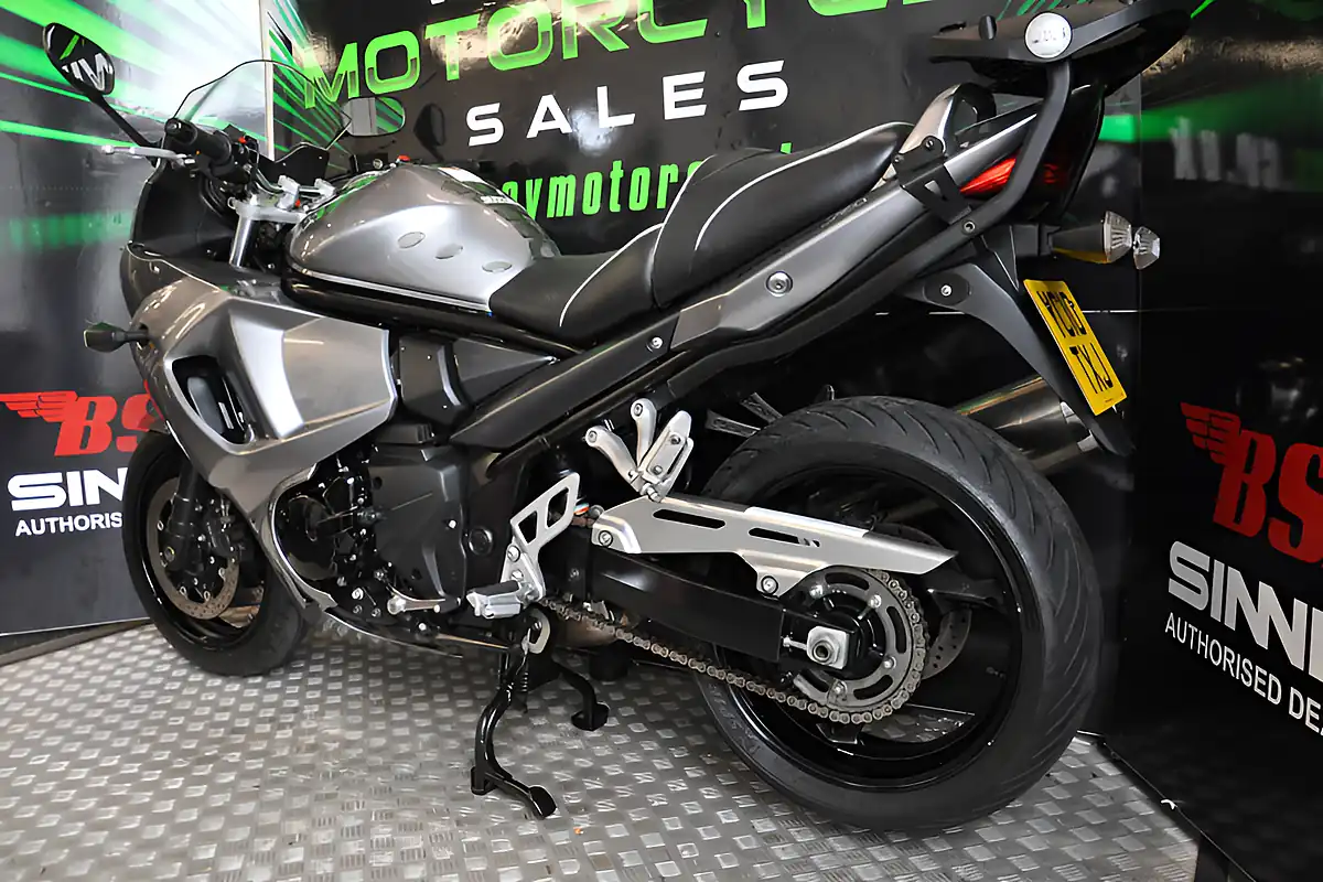 Used 2010 Suzuki GSF1250 Bandit Silver - Interior and Exterior details 9