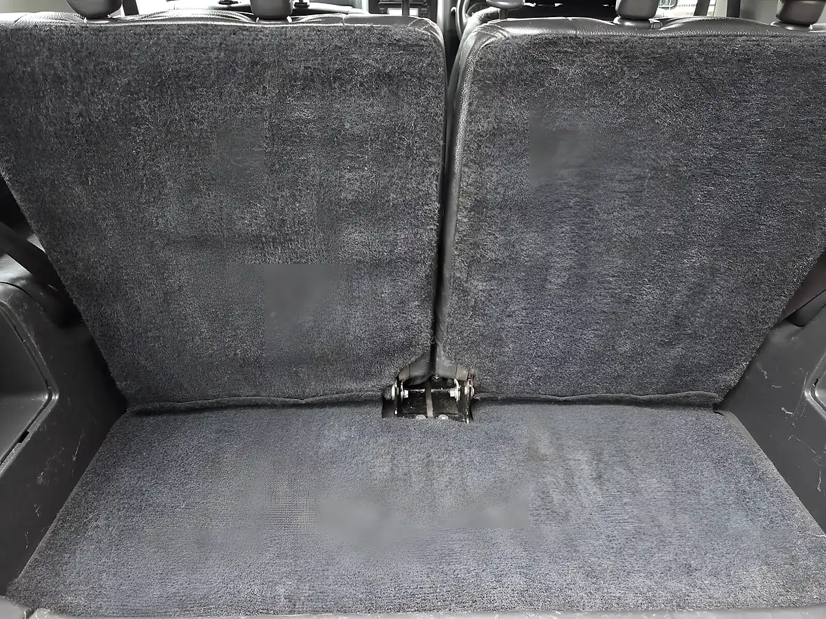 Used 2010 Suzuki Jimny SZ4 Black - Interior and Exterior details 17