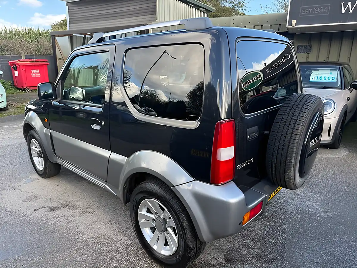 Used 2010 Suzuki Jimny Sz4 Black - Interior and Exterior details 2
