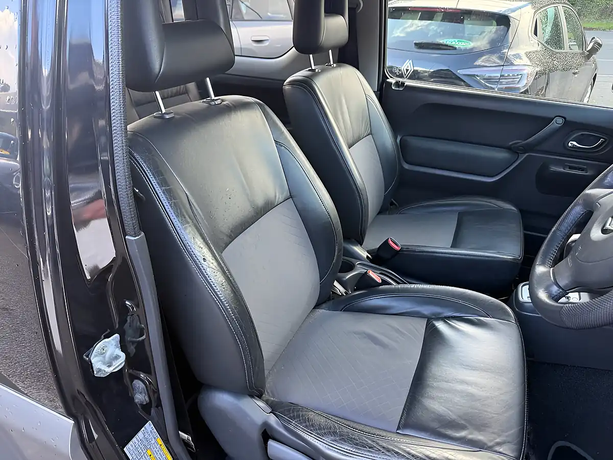 Used 2010 Suzuki Jimny Sz4 Black - Interior and Exterior details 3