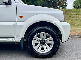 Used 2010 Suzuki Jimny X Adventure Salomon 40th Anniversary Edition White - Interior and Exterior details 11