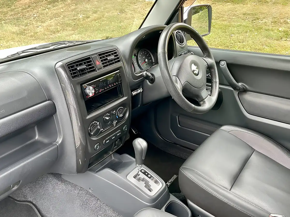 Used 2010 Suzuki Jimny X Adventure Salomon 40th Anniversary Edition White - Interior and Exterior details 12