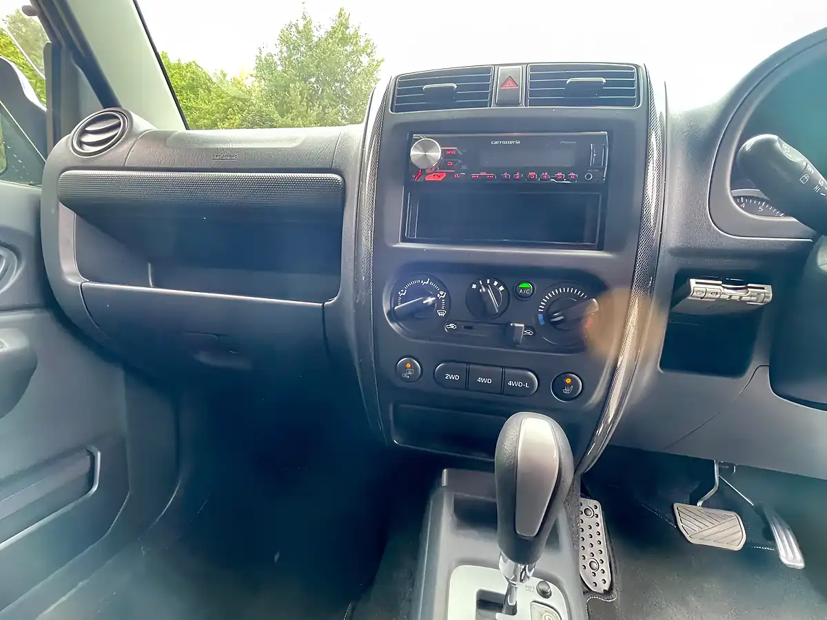 Used 2010 Suzuki Jimny X Adventure Salomon 40th Anniversary Edition White - Interior and Exterior details 15