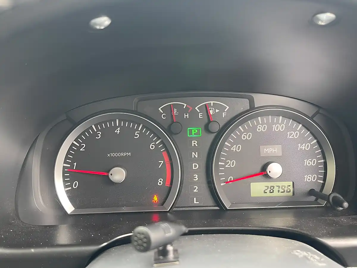 Used 2010 Suzuki Jimny X Adventure Salomon 40th Anniversary Edition White - Interior and Exterior details 16
