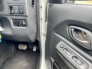 Used 2010 Suzuki Jimny X Adventure Salomon 40th Anniversary Edition White - Interior and Exterior details 17
