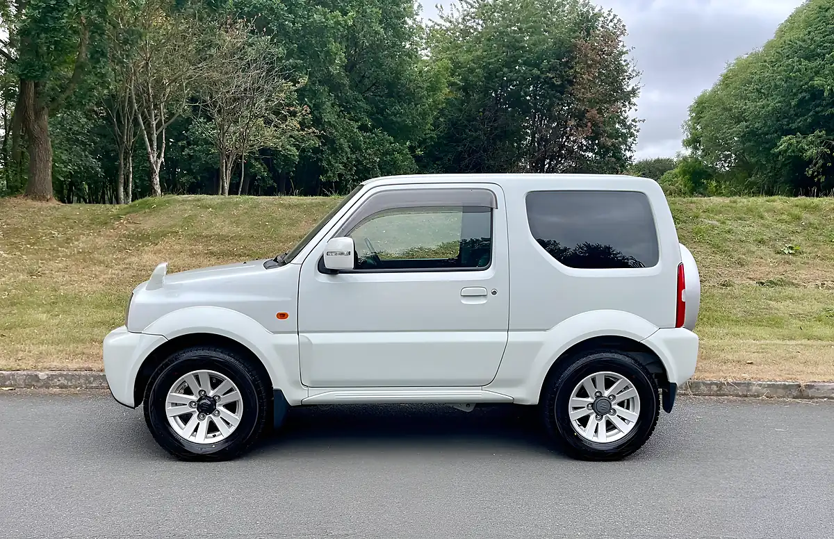 Used 2010 Suzuki Jimny X Adventure Salomon 40th Anniversary Edition White - Interior and Exterior details 9