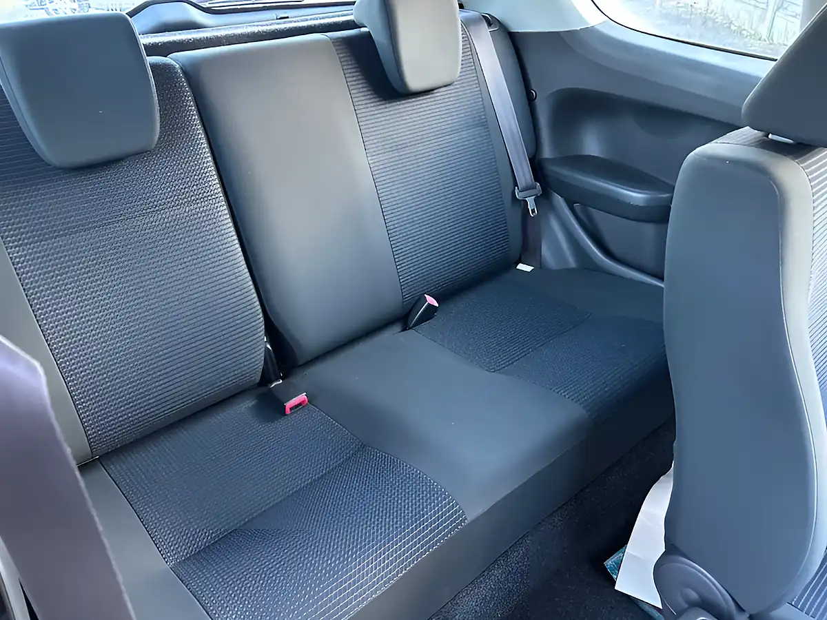Used 2010 Suzuki Swift SZ3 Red - Interior and Exterior details 14