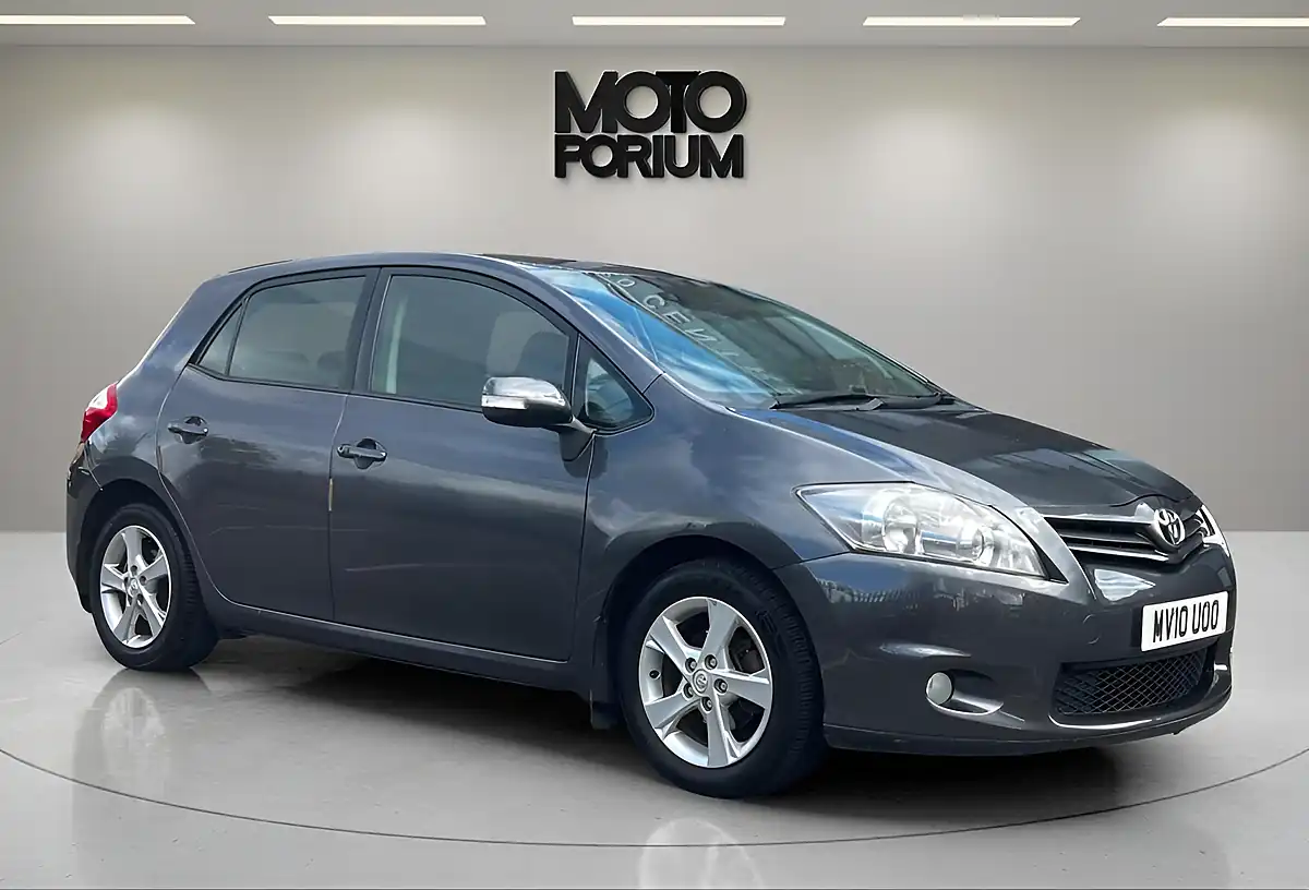 Used 2010 Toyota Auris Tr Grey - Front View