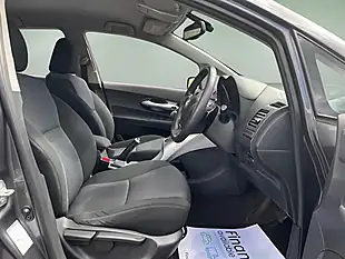 Used 2010 Toyota Auris Tr Grey - Interior and Exterior details 17