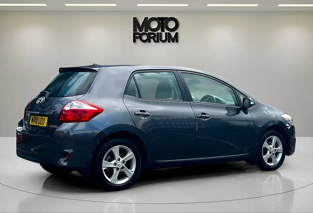 Used 2010 Toyota Auris Tr Grey - Interior and Exterior details 19