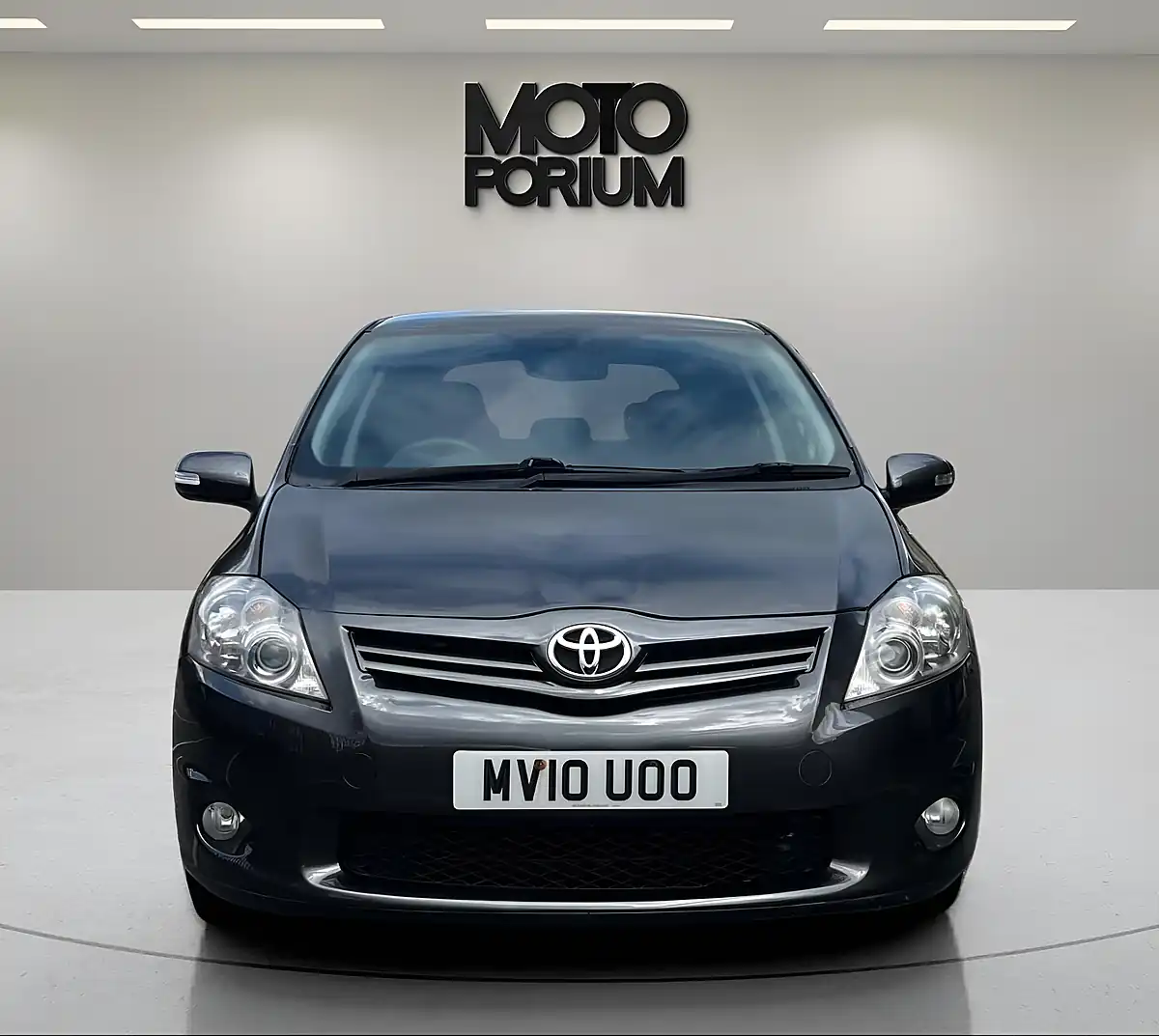 Used 2010 Toyota Auris Tr Grey - Interior and Exterior details 2