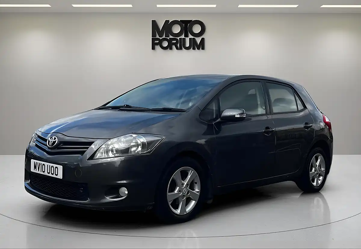 Used 2010 Toyota Auris Tr Grey - Interior and Exterior details 9