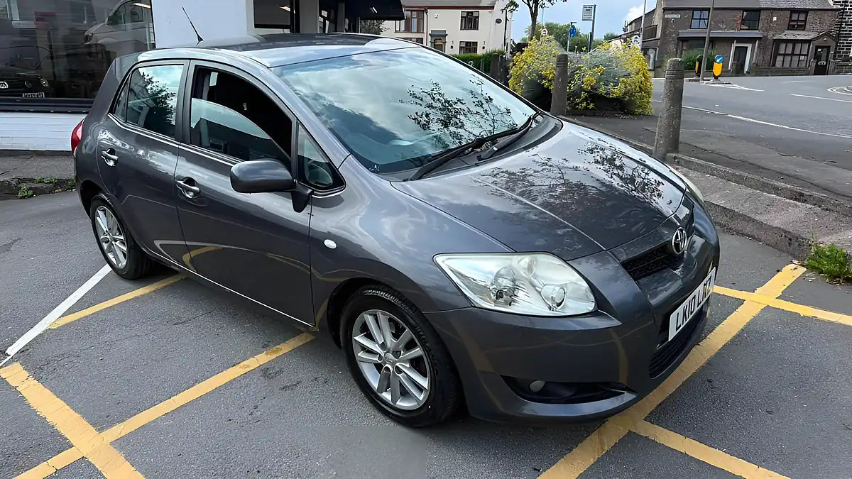 Used 2010 Toyota Auris V-Matic Tr Grey - Front View