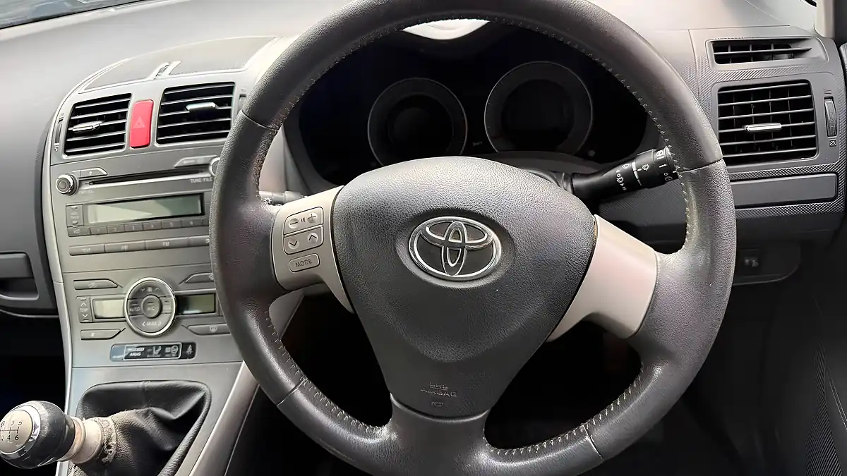 Used 2010 Toyota Auris V-Matic Tr Grey - Interior and Exterior details 18