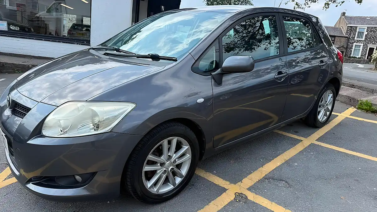 Used 2010 Toyota Auris V-Matic Tr Grey - Interior and Exterior details 3
