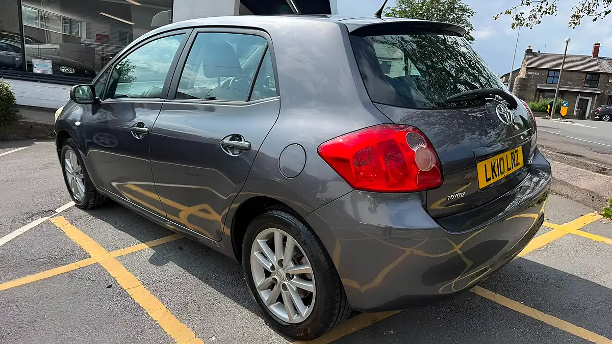 Used 2010 Toyota Auris V-Matic Tr Grey - Interior and Exterior details 4