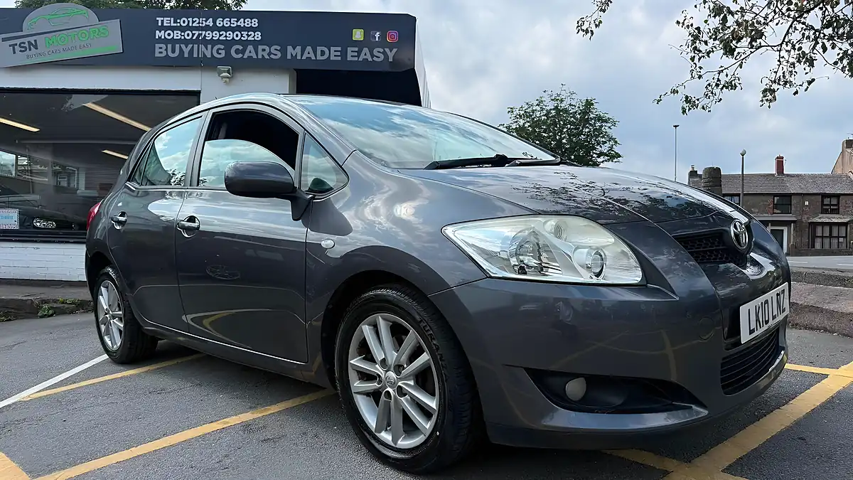 Used 2010 Toyota Auris V-Matic Tr Grey - Interior and Exterior details 6