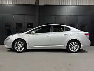 Used 2010 Toyota Avensis Tr Silver - Interior and Exterior details 13