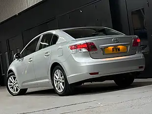Used 2010 Toyota Avensis Tr Silver - Interior and Exterior details 20