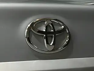 Used 2010 Toyota Avensis Tr Silver - Interior and Exterior details 6