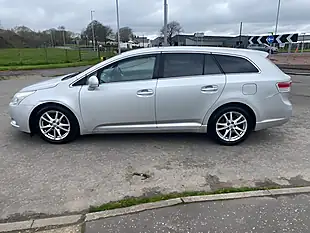 Used 2010 Toyota Avensis Tr Tourer Nav Silver - Interior and Exterior details 14