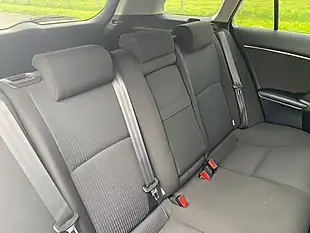 Used 2010 Toyota Avensis Tr Tourer Nav Silver - Interior and Exterior details 7