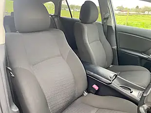 Used 2010 Toyota Avensis Tr Tourer Nav Silver - Interior and Exterior details 8
