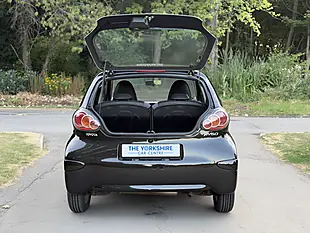 Used 2010 Toyota Aygo Black Black - Interior and Exterior details 10