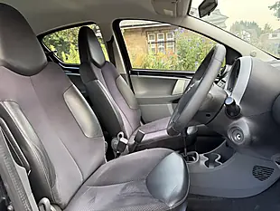 Used 2010 Toyota Aygo Black Black - Interior and Exterior details 12