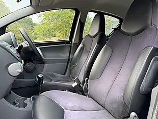Used 2010 Toyota Aygo Black Black - Interior and Exterior details 13