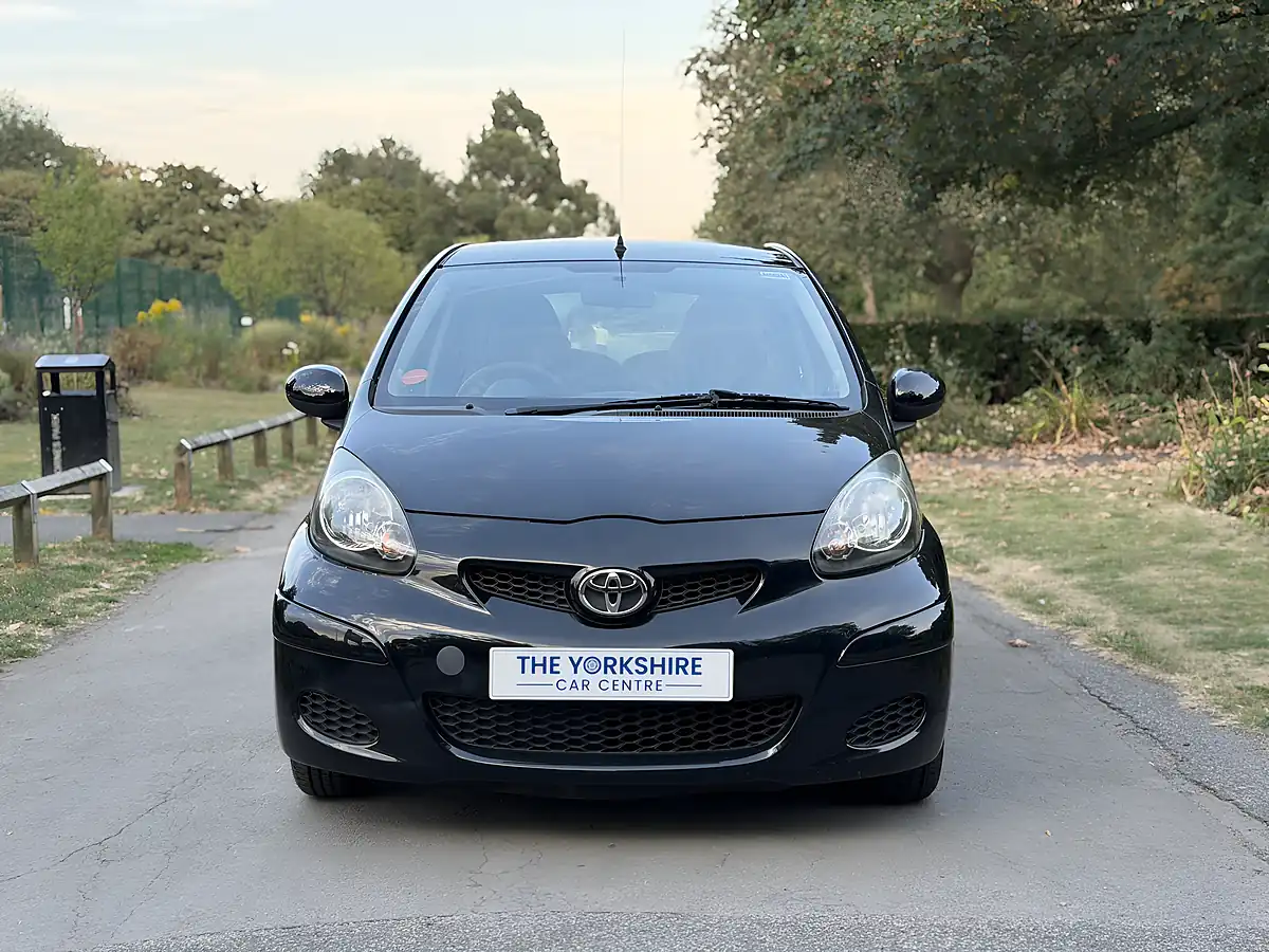 Used 2010 Toyota Aygo Black Black - Interior and Exterior details 2