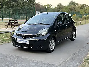Used 2010 Toyota Aygo Black Black - Interior and Exterior details 3
