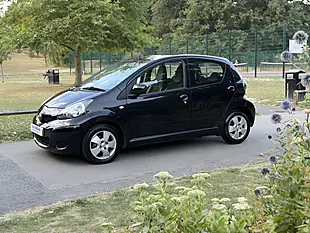 Used 2010 Toyota Aygo Black Black - Interior and Exterior details 5