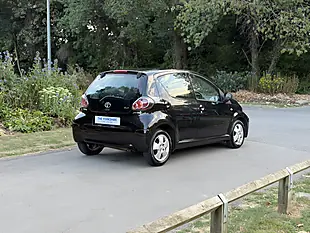 Used 2010 Toyota Aygo Black Black - Interior and Exterior details 8