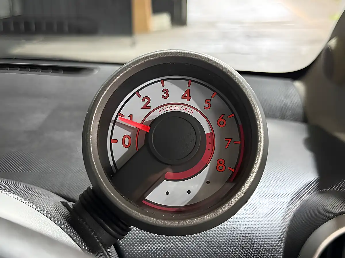 Used 2010 Toyota Aygo Black Black - Interior and Exterior details 10