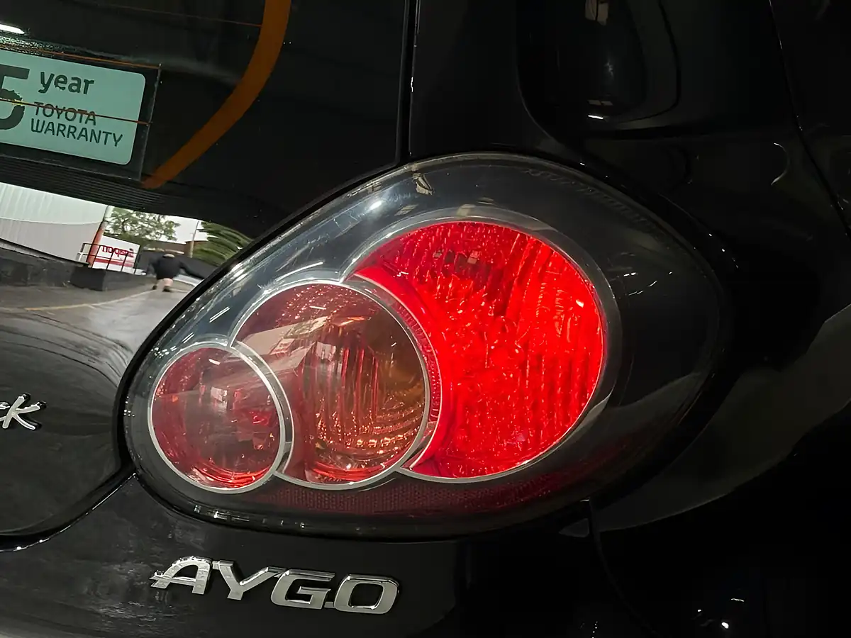 Used 2010 Toyota Aygo Black Black - Interior and Exterior details 12