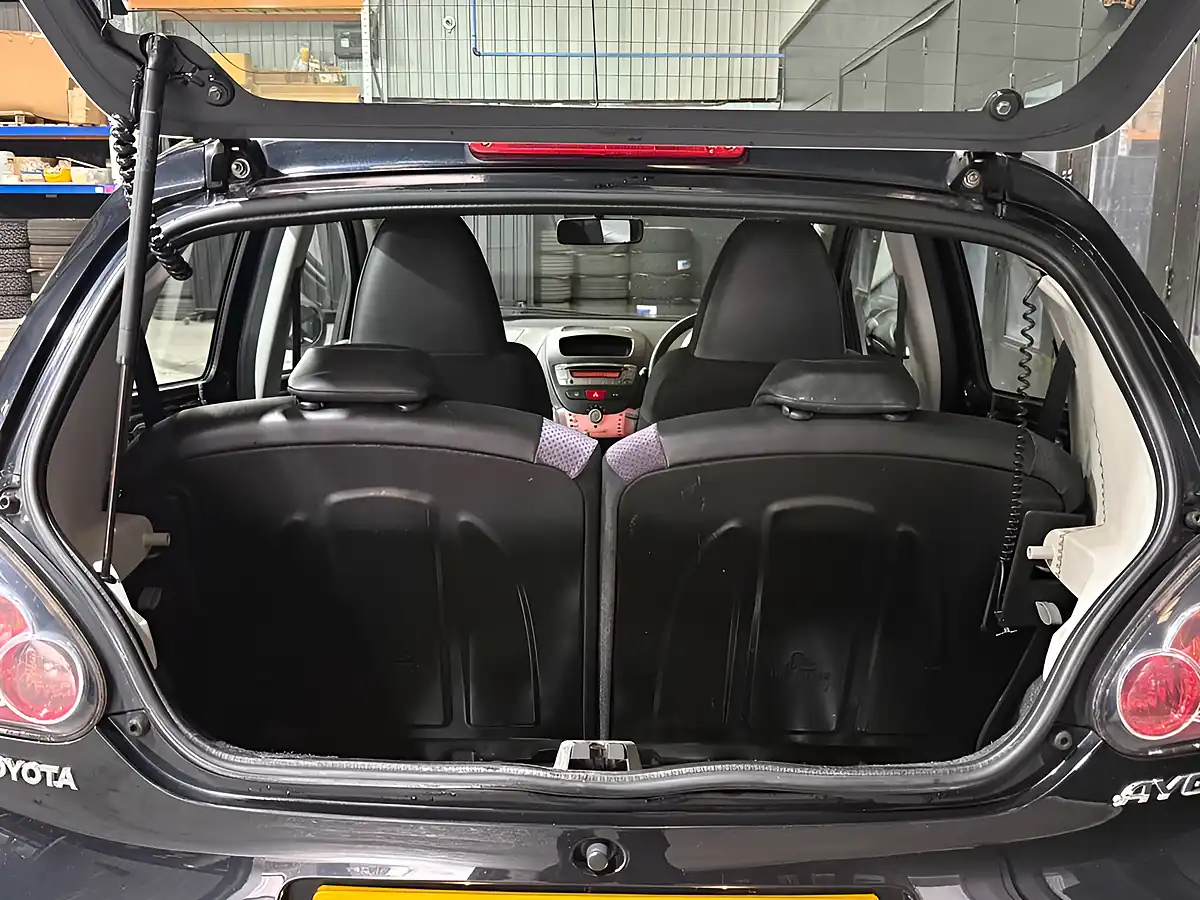Used 2010 Toyota Aygo Black Black - Interior and Exterior details 14